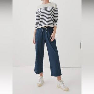 Pact Daily Twill Cropped Pant in Navy size M